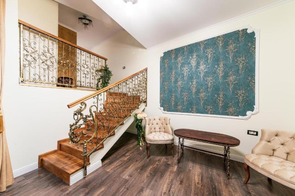 Oasis Historic Central House Bukares Bagian luar foto