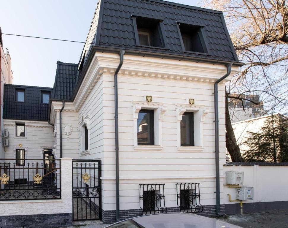 Oasis Historic Central House Bukares Bagian luar foto