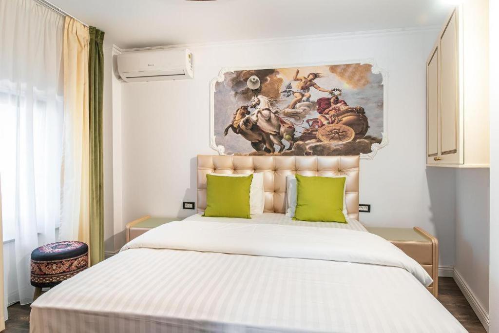 Oasis Historic Central House Bukares Bagian luar foto